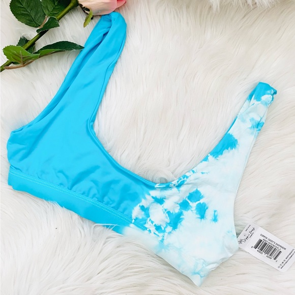 Dippin' Daisy’s Crystal Tie Dye Swim Top - Picture 1 of 4